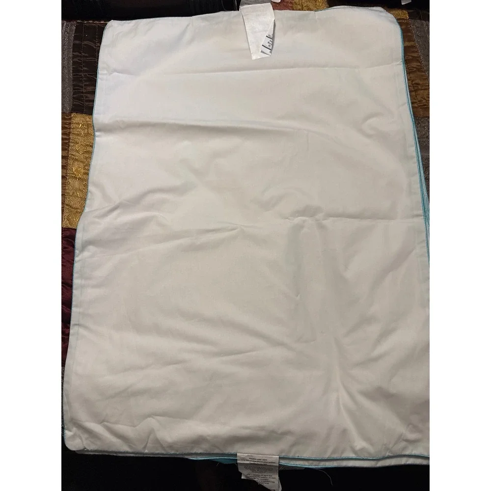 American Textile Company Standard Queen Pillowcase White Blue Piping 20x28‎ NWOT